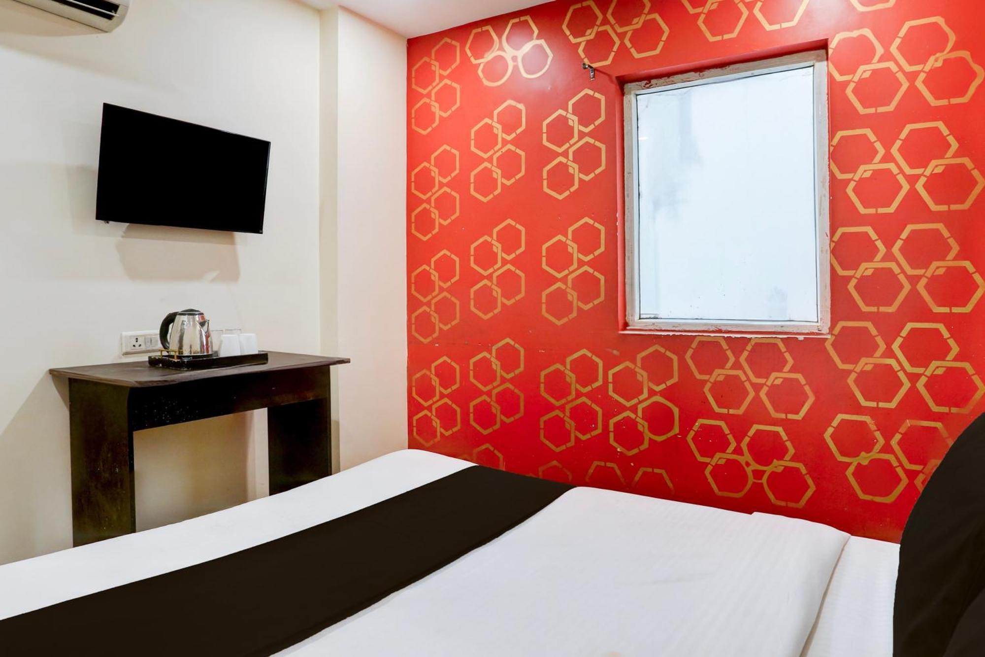 Super Hotel O S J Residency Delhi  Dış mekan fotoğraf